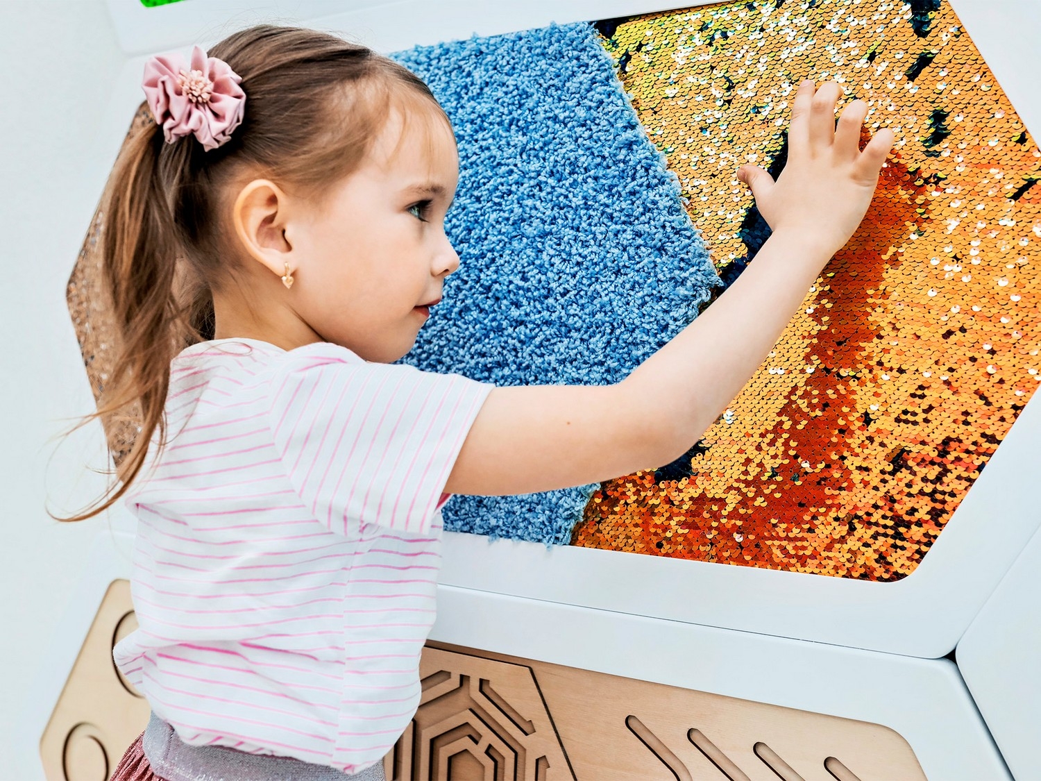 Панель декоративная тактильная - «Радужная пайетка»